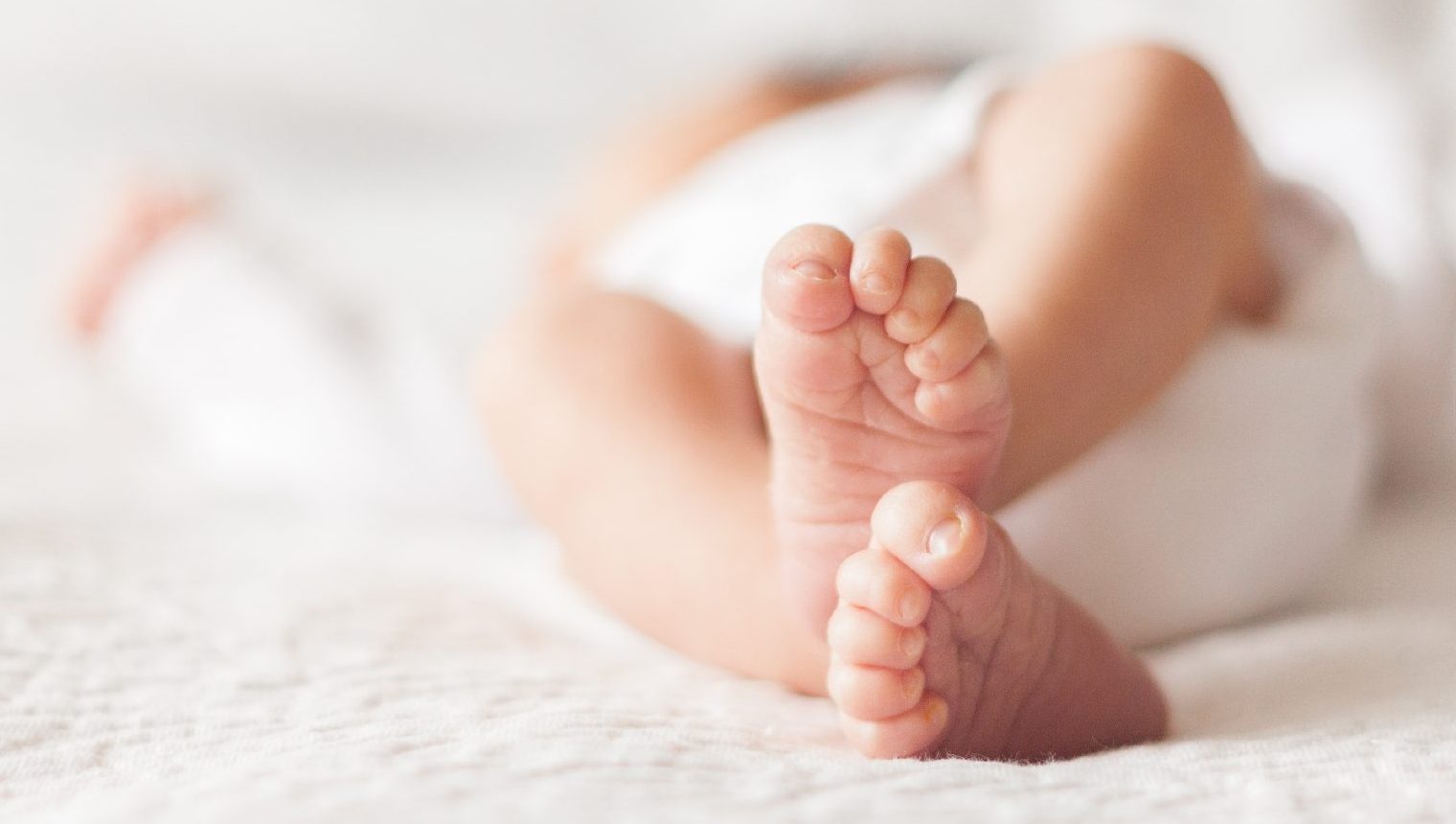 Megrázta a kisbabáját, aki életveszélyes sérülést szenvedett