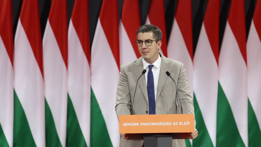 Három év börtönt kap a jövőben az, aki külföldről fogad el kampánytámogatást