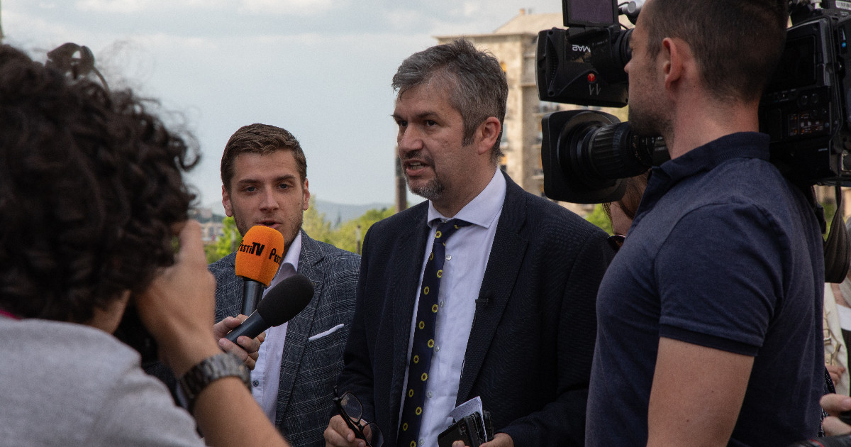 Hadházy Svájcba rohant feljelenteni
