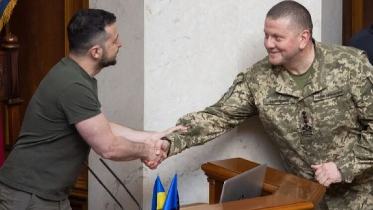 Zelenszkij felszólította Zaluzsnyijt, hogy ne foglalkozzon a politikával