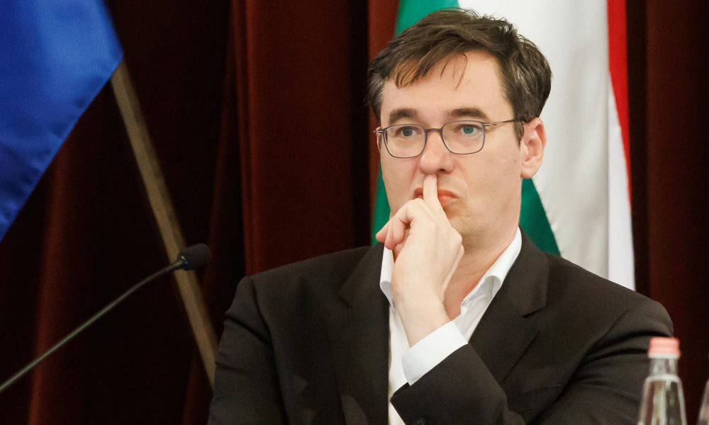 Egyre büdösebb Karácsony pénzes balhéja