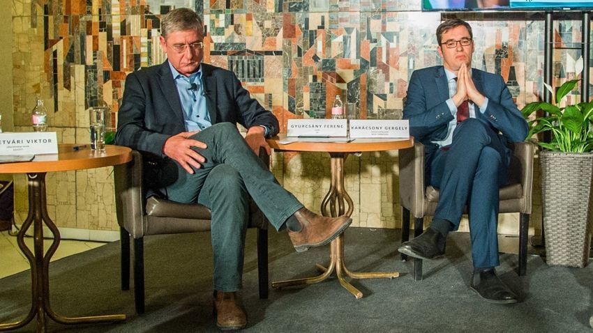 Hamarosan eldől Karácsony sorsa