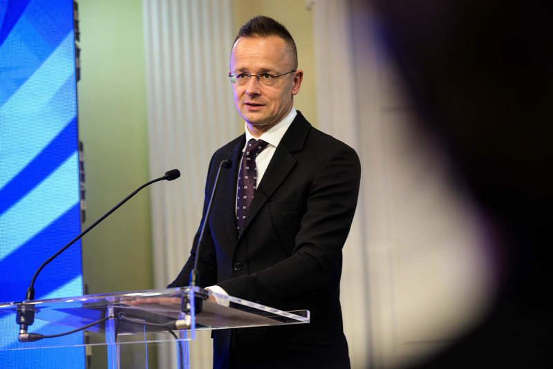 A NATO ragaszkodjon korábbi döntéséhez!