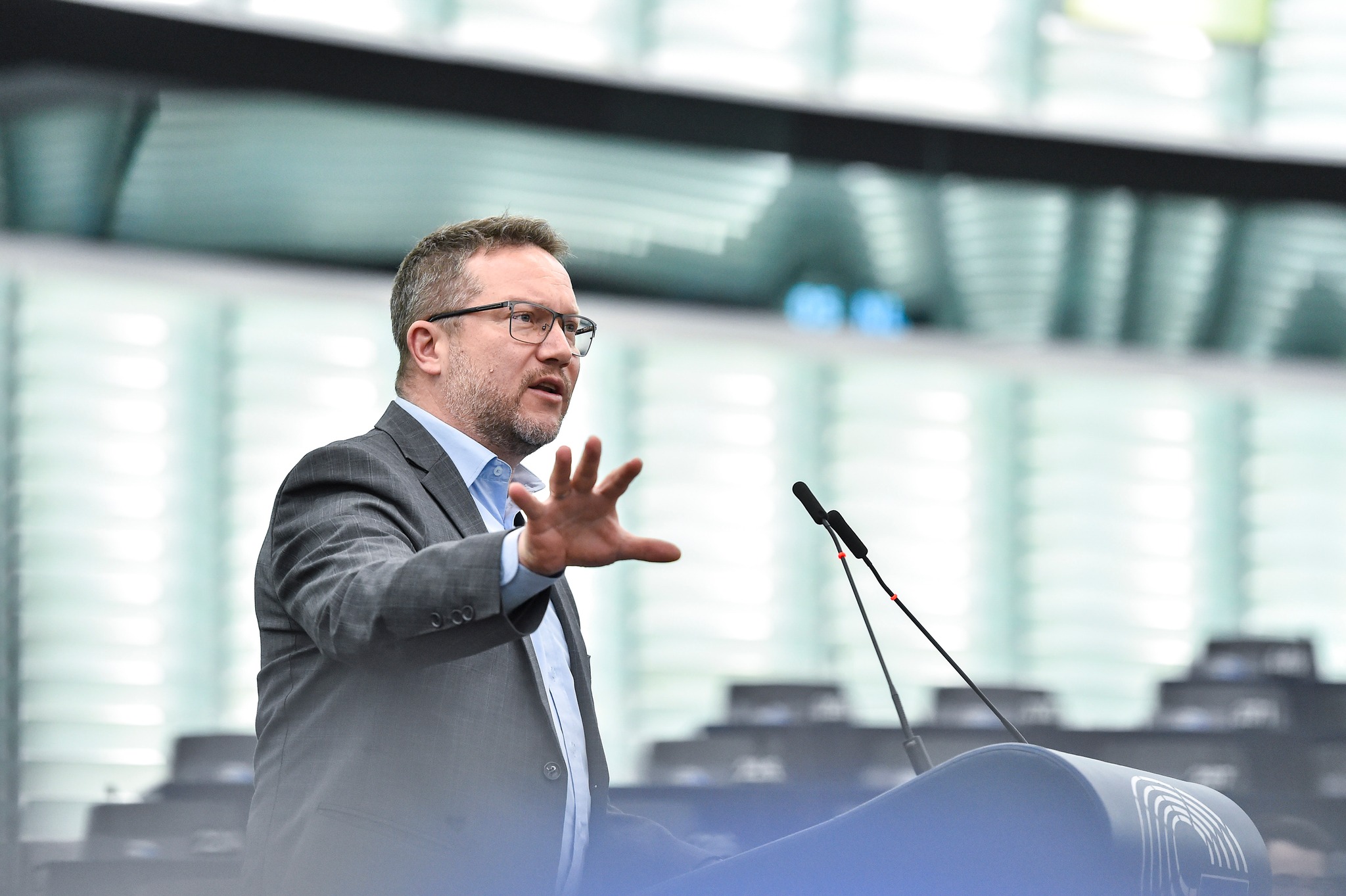 Ujhelyi is konzultációs íveket gyűjt