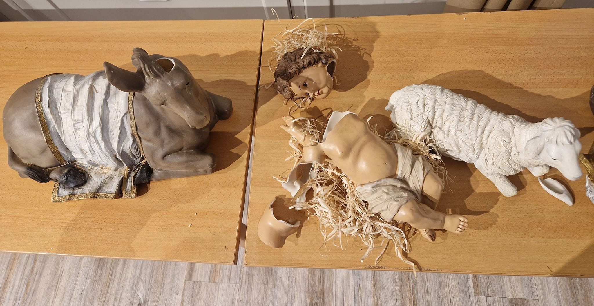 Ismeretlen tettesek szétverték Makó betlehemét