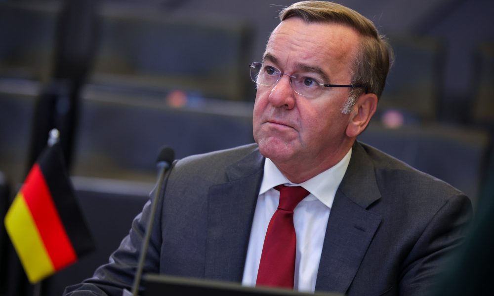 A német védelmi miniszter visszaállítaná a sorkatonaságot
