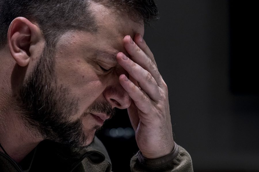 Mélyrepülésben Zelenszkij népszerűsége