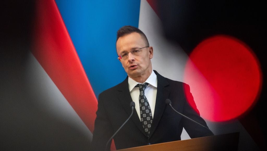 Az EU-intézmények megállapodásra jutottak a migrációs és menekültügyi paktumról – Szíjjártó elutasítja