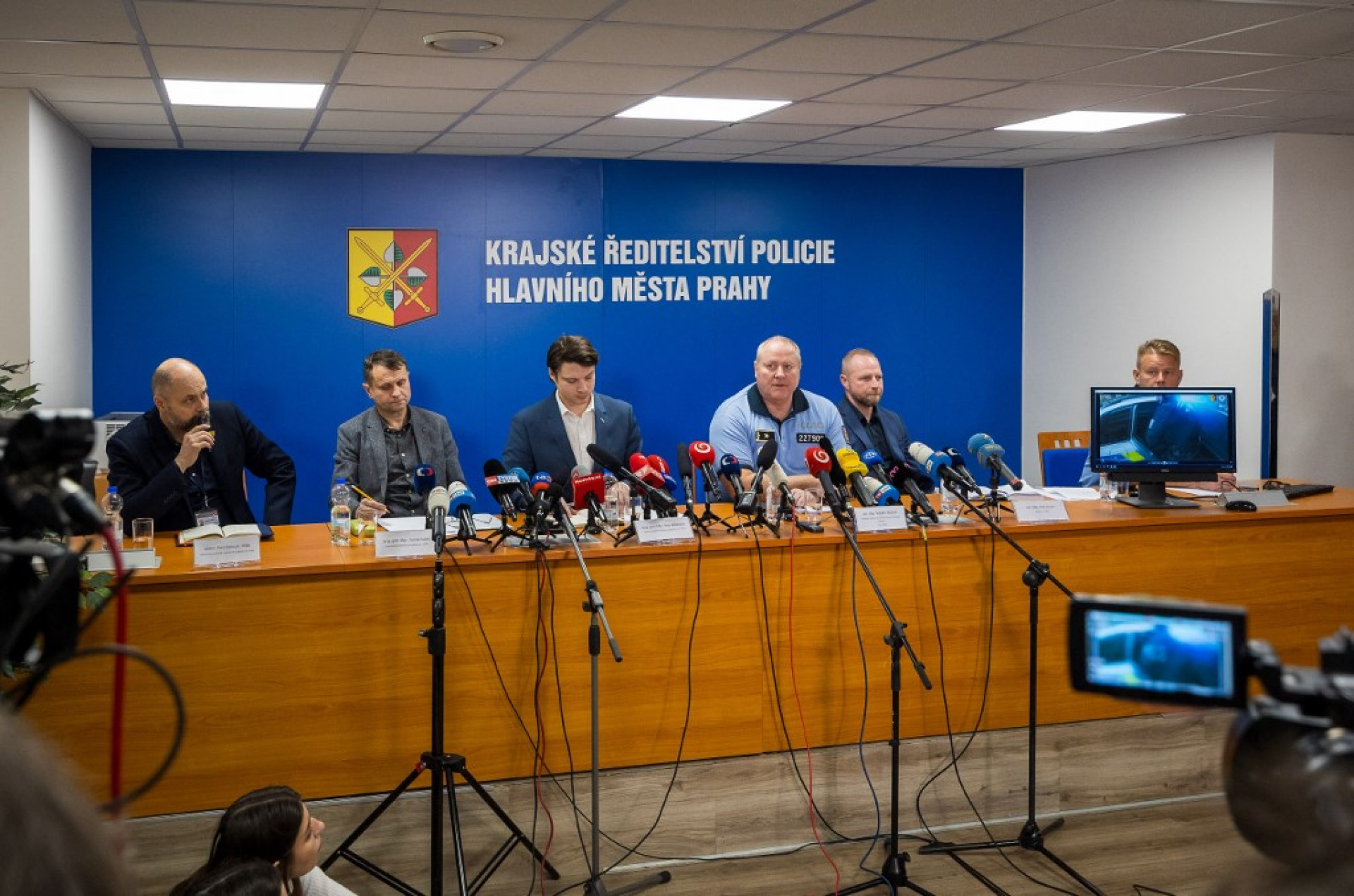 A rendőrség közzétette a prágai egyetemi lövöldözés részleteit