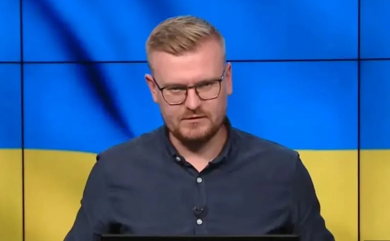 Egy ukrán újságíró brüsszeli tudósítása után megtagadta a hazatérést