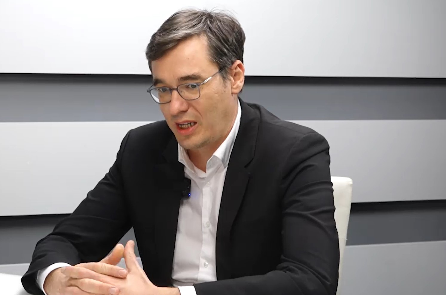 „Az én nevemet havonta átlagosan 900-szor írják le a kormánypárti sajtóban”