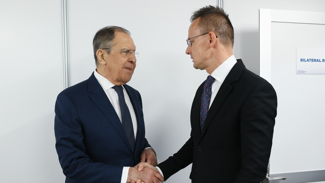 Szergej Lavrov és Szijjártó Péter Szkopjéban tárgyaltak