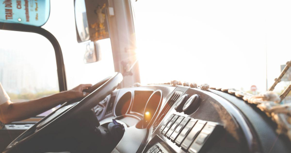 Árokba borult egy autóbusz Nyírturánál – 35-en utaztak rajta