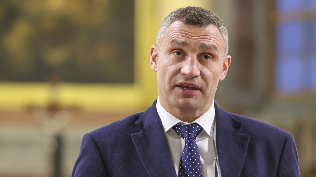 Klicskó méregdrága kastélyt kapott Hamburgban