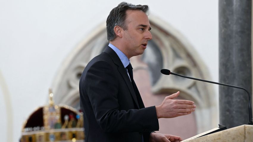Pressman szerint Joe Bidennek is köszönhető a Szent Korona visszatérése Magyarországra