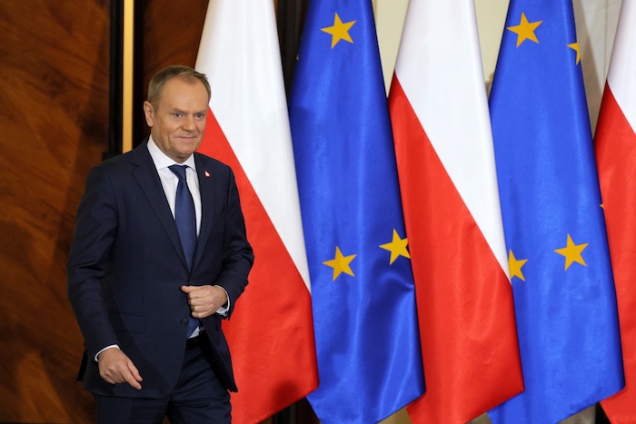 Brutális politikai tisztogatás Lengyelországban