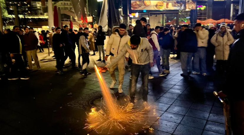 Több százan dobálták egymást és a rendőröket tűzijátékkal Berlinben