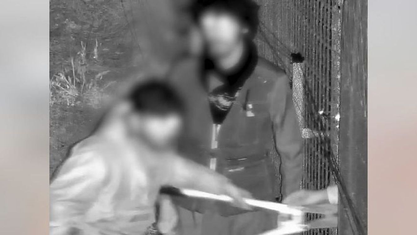 A rendőröknek mostantól lehetősége van riasztó lövés leadására a déli határnál