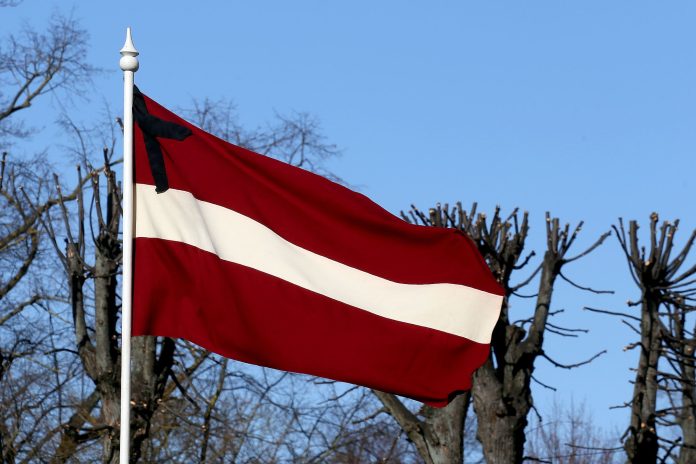 Lettország deportálná az orosz állampolgárokat