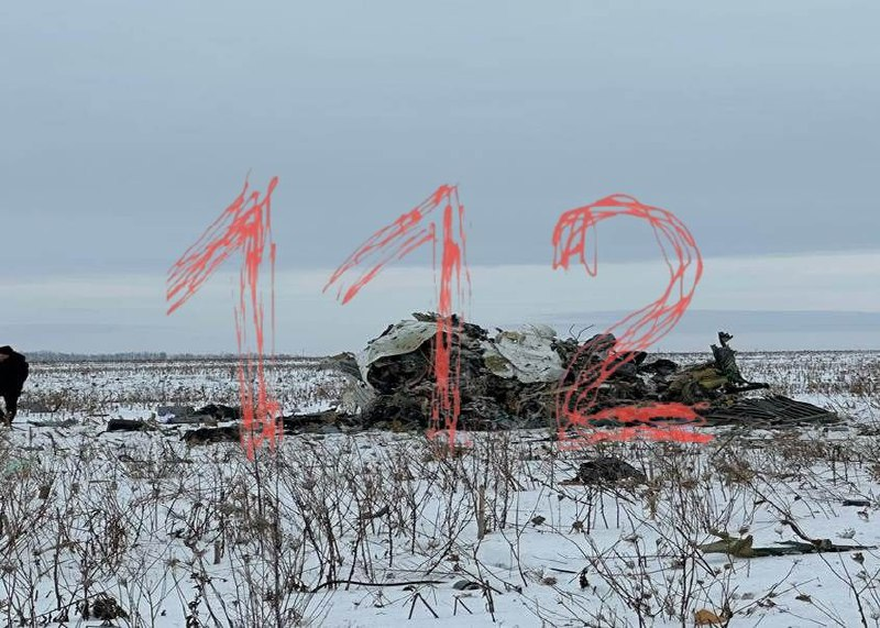 Három nyugati rakéta találta el a Belgorodnál lezuhant, ukrán hadifoglyokat szállító orosz Il-76-os gépet