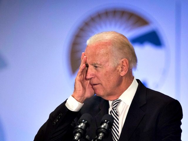 Biden a halott francia elnökkel beszélgetett