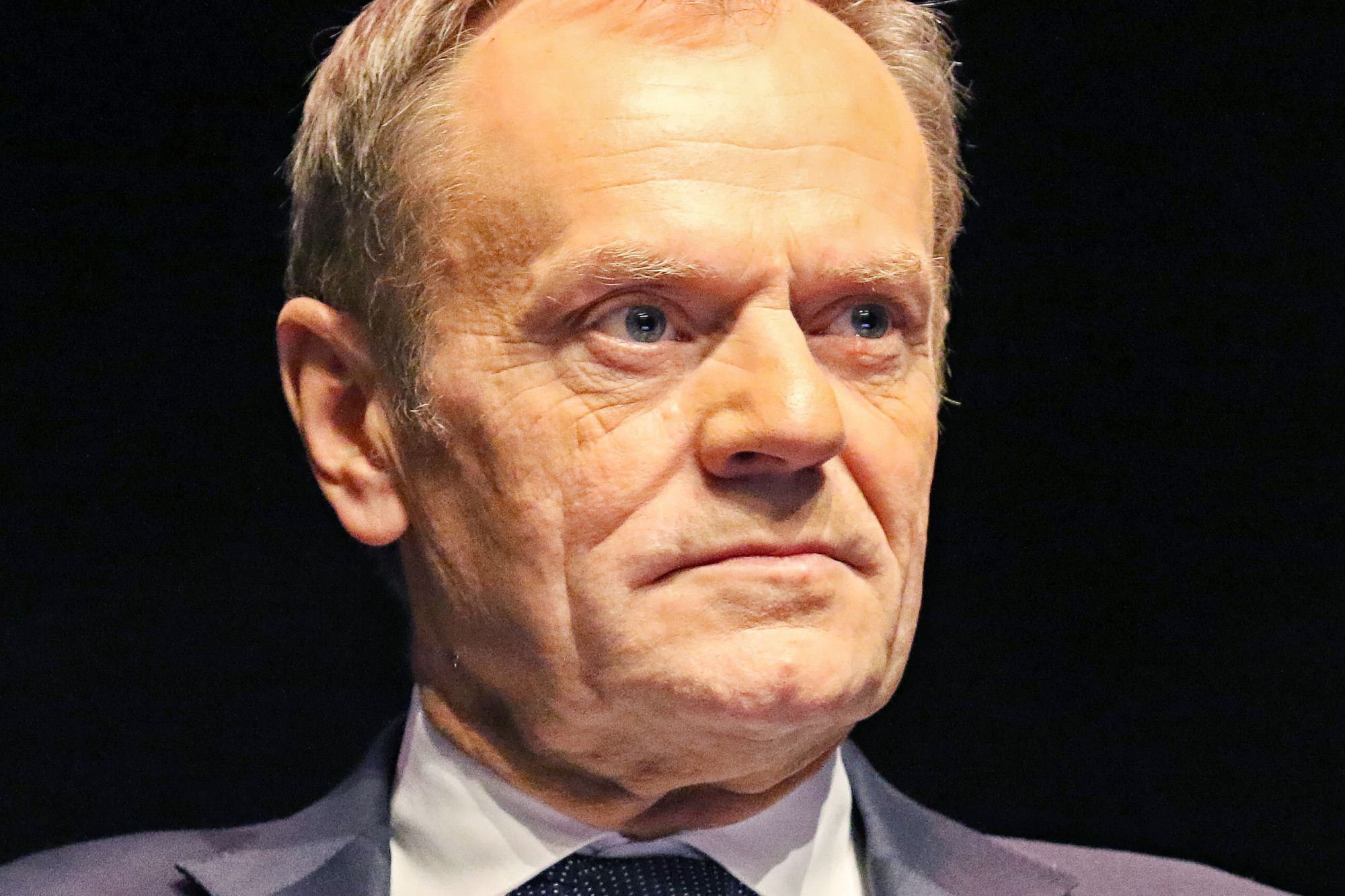Tusk tombol, és nekiment az amerikai republikánusoknak az ukrán támogatás miatt