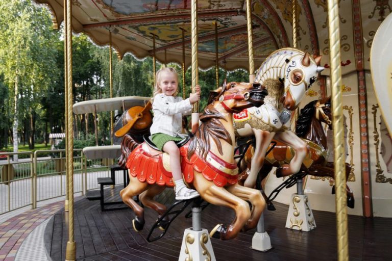 Holland állatvédők fellázadtak a vidámparkok állatszobrai ellen