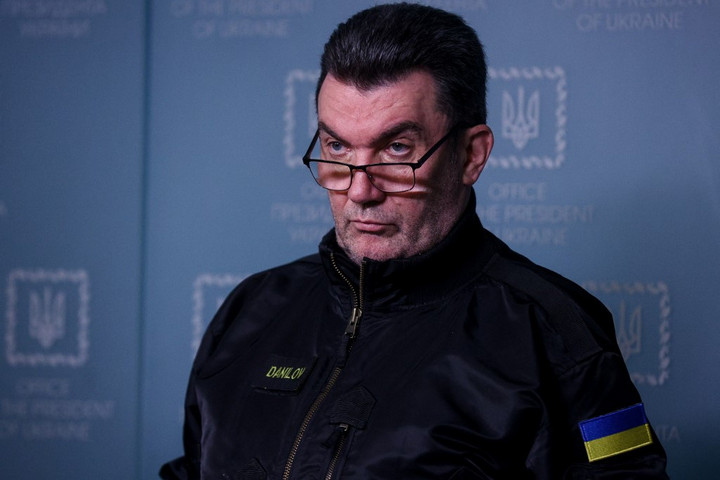 Danyilov követeli: az EU adja át az összes nehézfegyverzetét