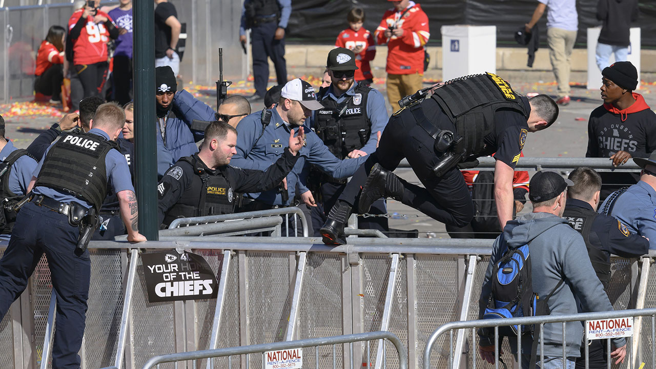 A Kansas City Chiefs ünnepi fogadásán lövöldözés tört ki – egy ember meghalt