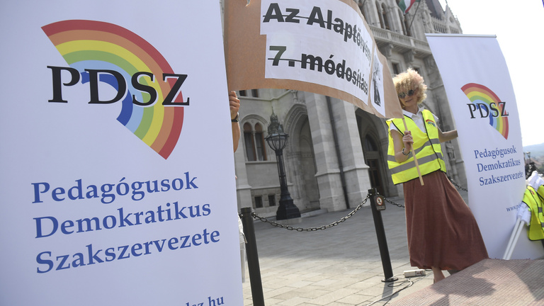 A PDSZ összefoglalta a legfontosabb gyermekvédelmi lépéseket