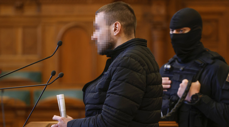 Baumann Péter hadnagy gyilkosa a bíróságon a jelen lévő rendőrökkel közölte: „Fogtok még sz.pni”