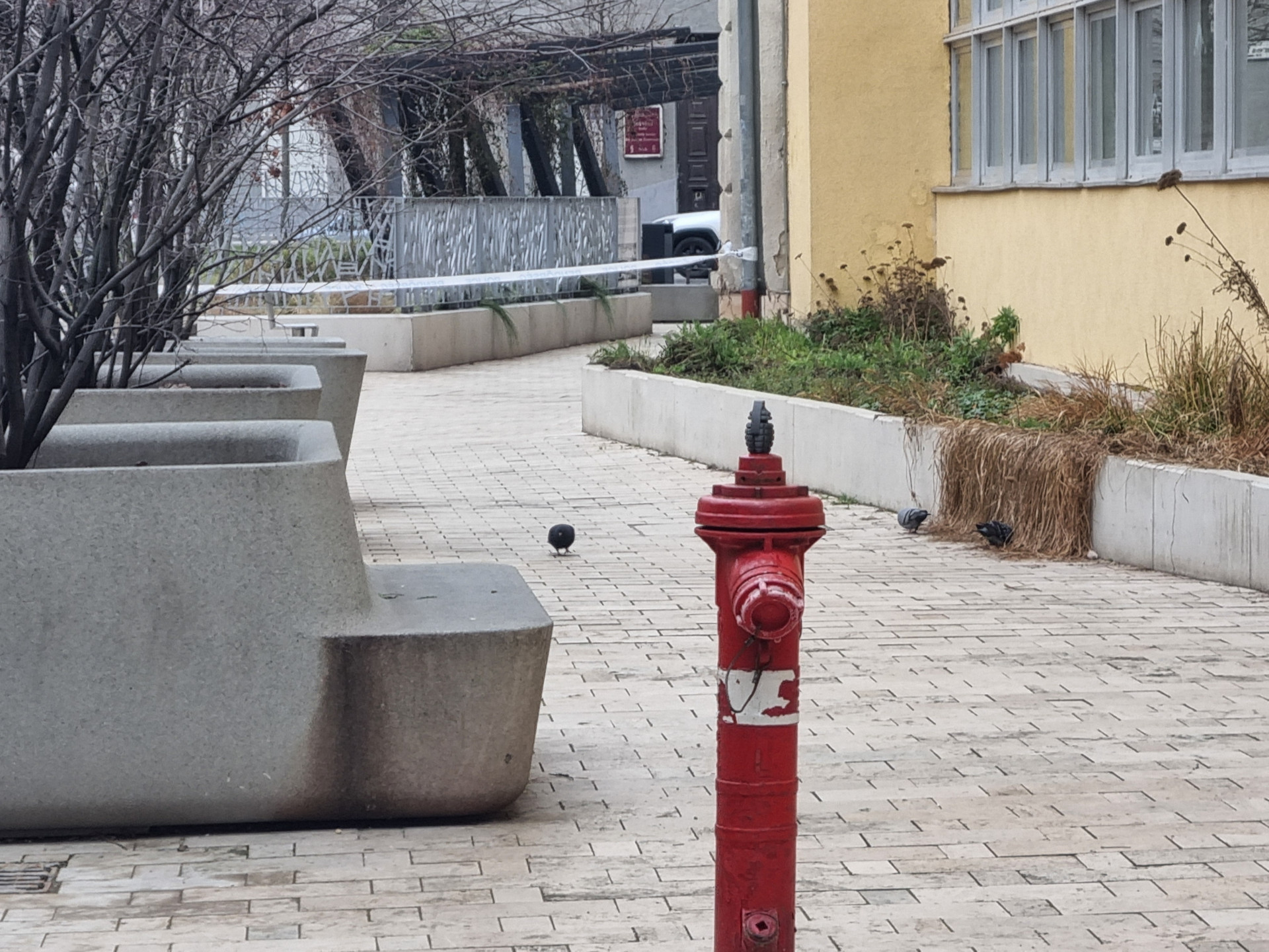 Valaki műanyag kézigránáttal vicceskedett