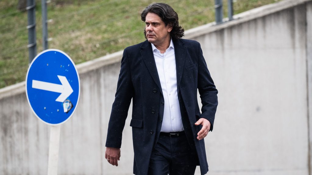 Magyar Péter egy rendőri tanúvallomásról ír, amiben szerepel Deutsch Tamás neve mellett a heroin és kokain is