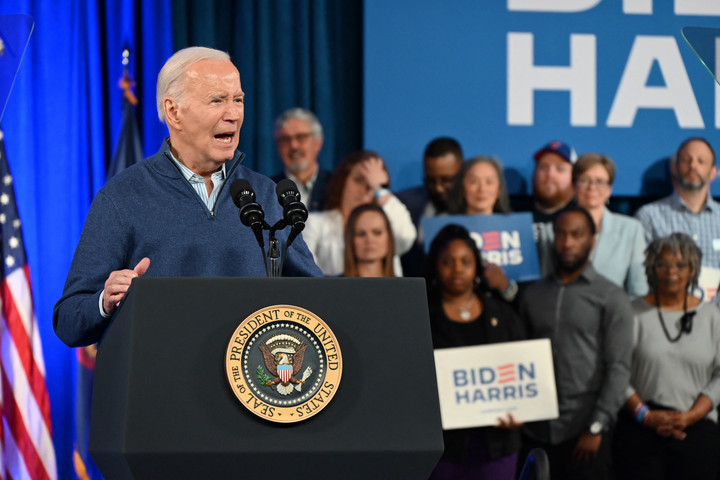 Biden most éppen Ukrajnában keresi Oszama bin Ladent