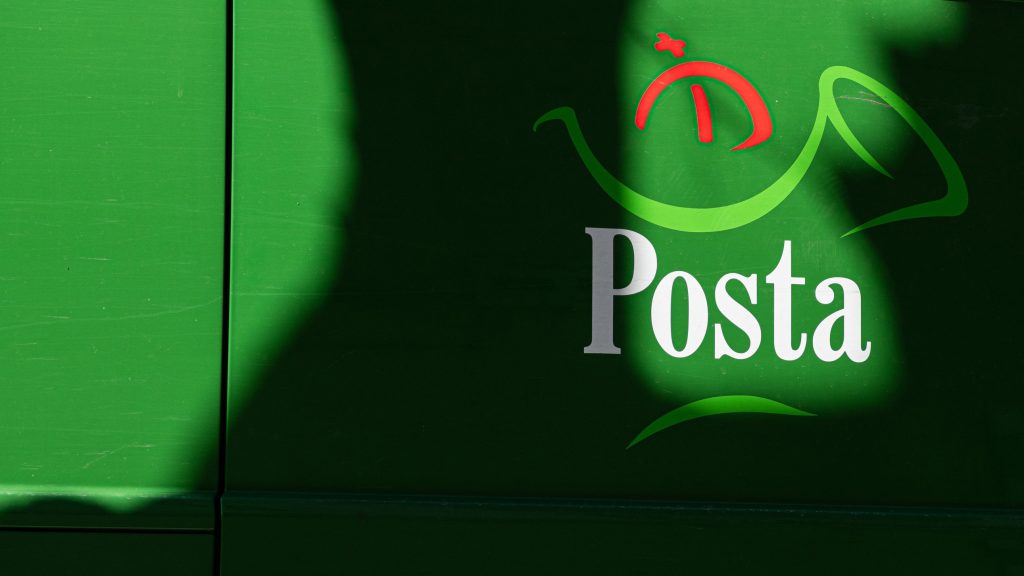 Ingyenes lehet a pénzfelvétel havi 150 ezer forintig a postákon