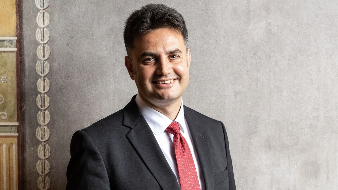 Márki-Zay és a „celebkedő viszketegség”