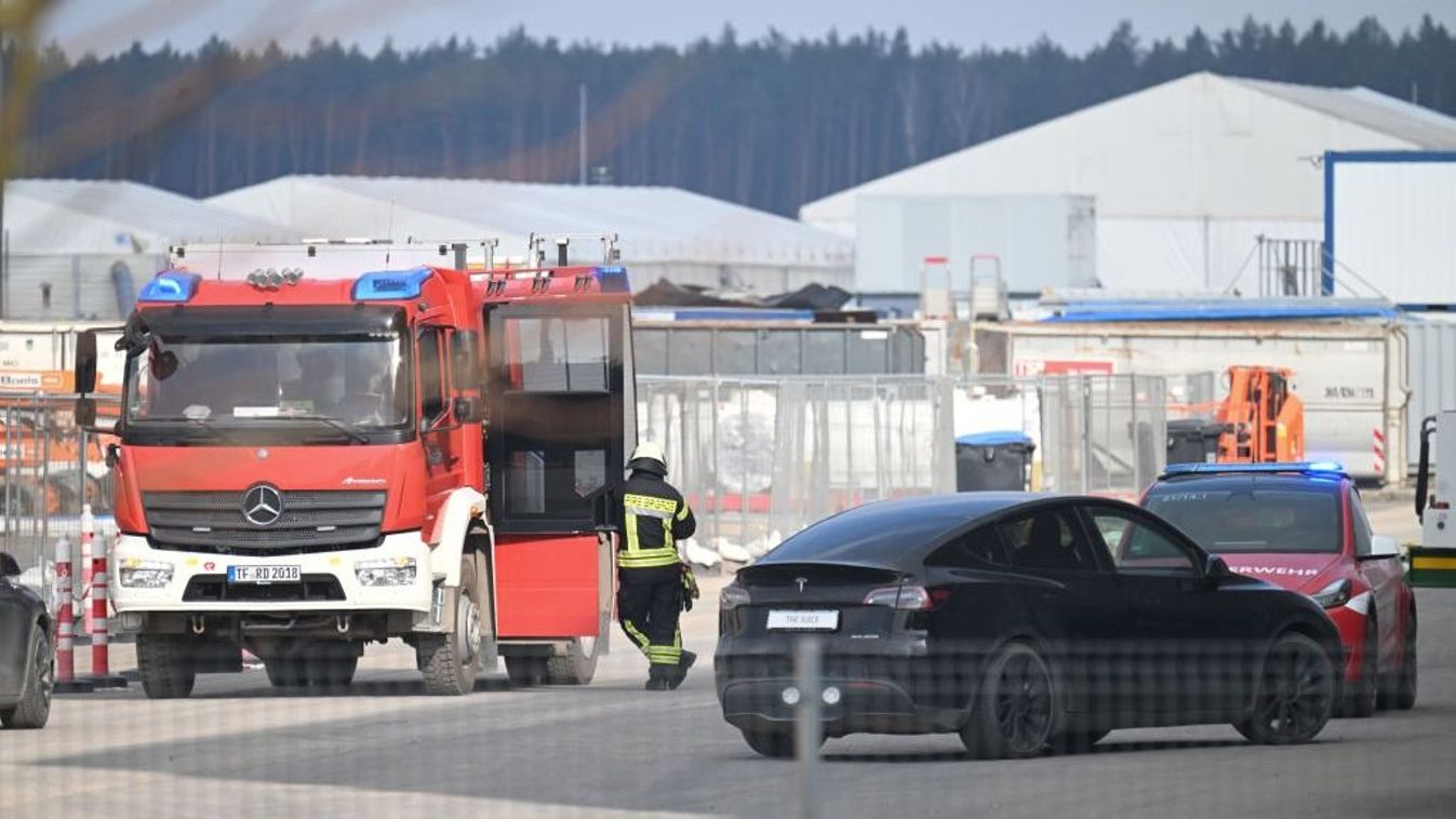 Szélsőbaloldali aktivistákhoz köthető a gyújtogatás a Berlin melletti Tesla gyárnál