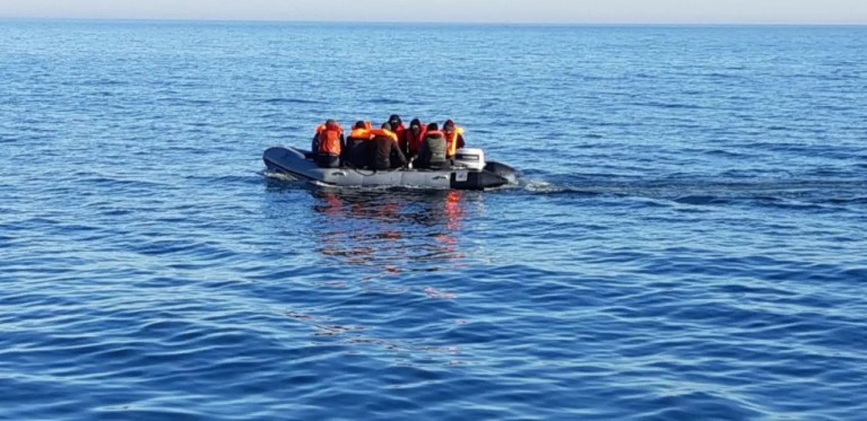 Elsüllyedt egy migránsokkal teli csónak a La Manche-csatornán