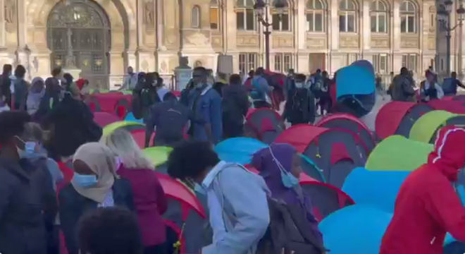 Megkezdték a hajléktalan migránsok kitelepítését az olimpiára készülő Párizsból