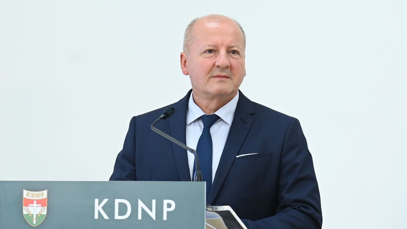 A pedofíliával gyanúsított férfi cégével áll szerződésben az újbudai önkormányzat