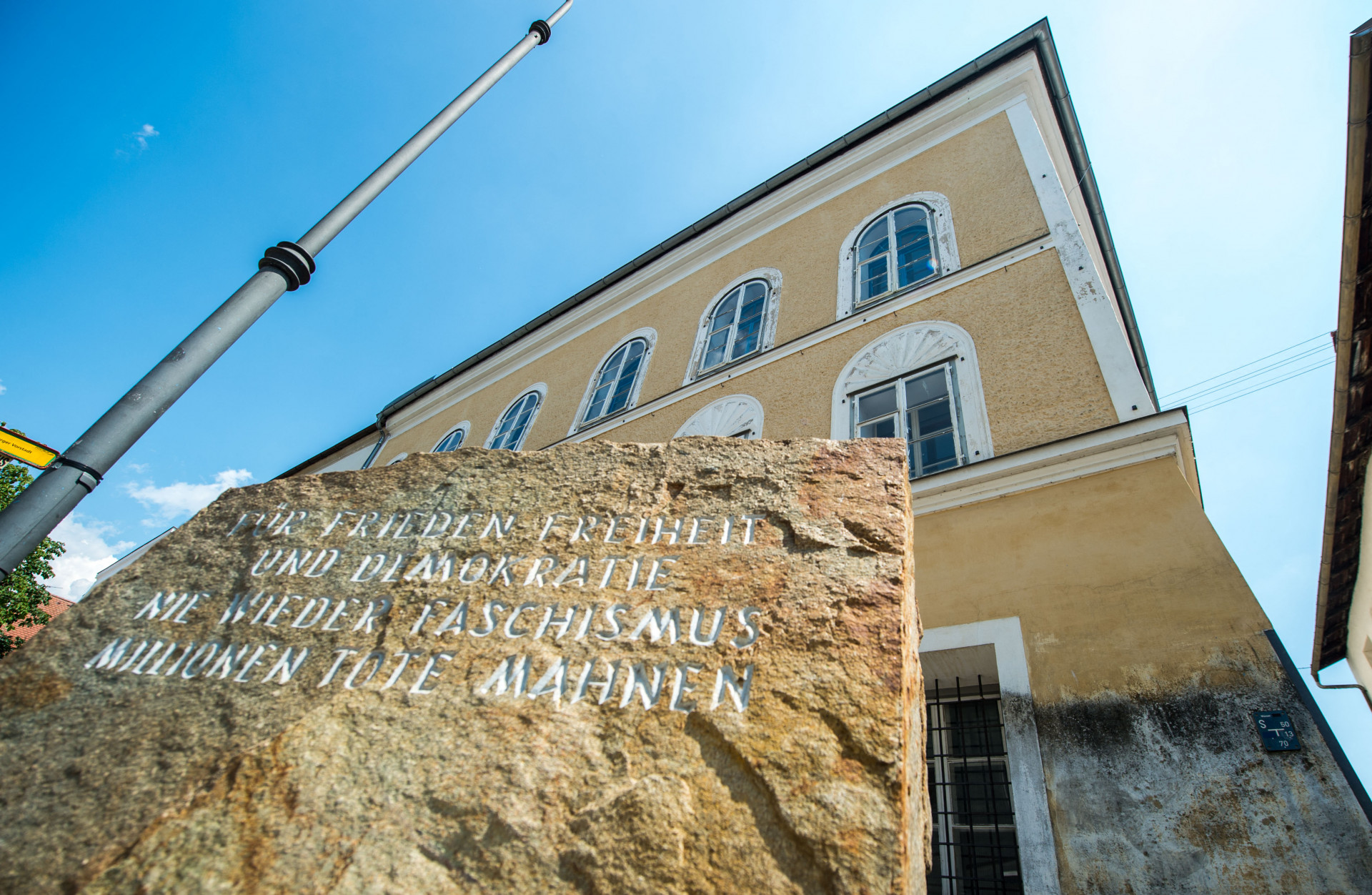 Feljelentést ért a Hitler szülőházánál való ünneplés