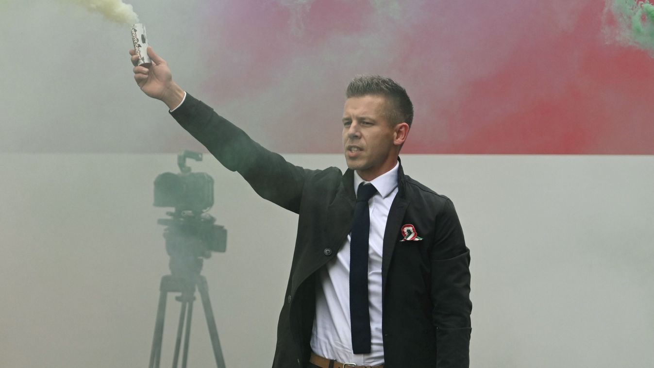 Magyar Péter: „Orbán 2000 embert állított rám, megöletni nem akar, mert akkor forradalom lenne”