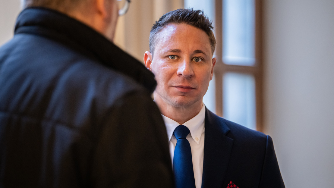 Schadl György kifakadt a tárgyalásán és a bíróra szólt