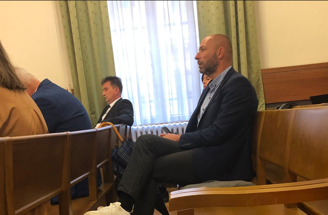 Ki kellett üríteni a Völner–Schadl-ügy tárgyalótermét – az ok: Szabó Bálint