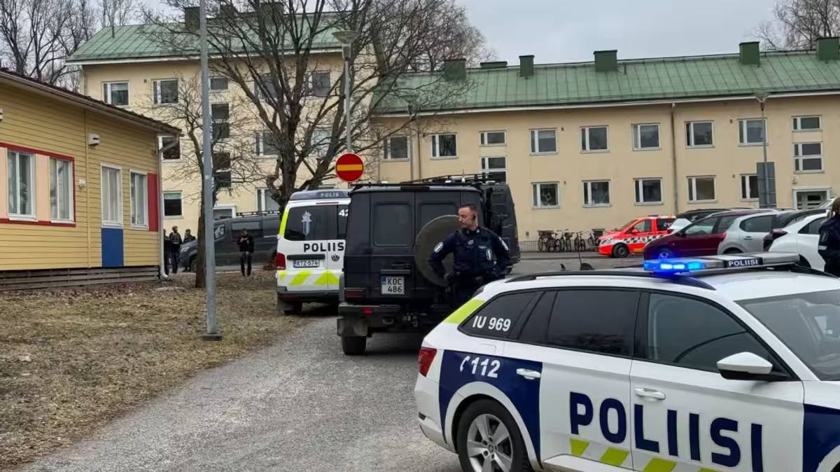 Lövöldöztek egy finn iskolában