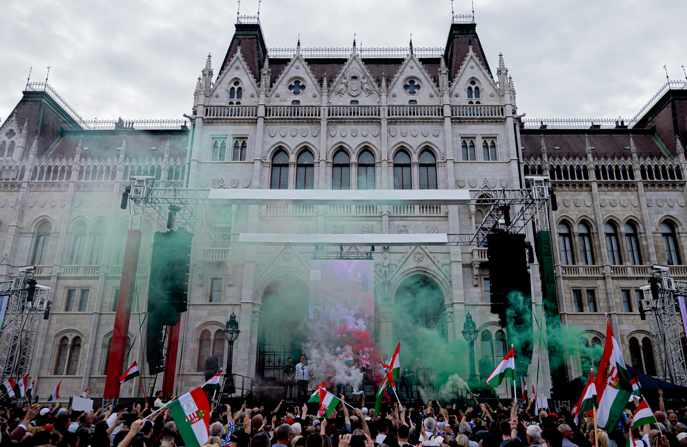 Magyar hétvégi „forradalma” 120 millióba fájhatott