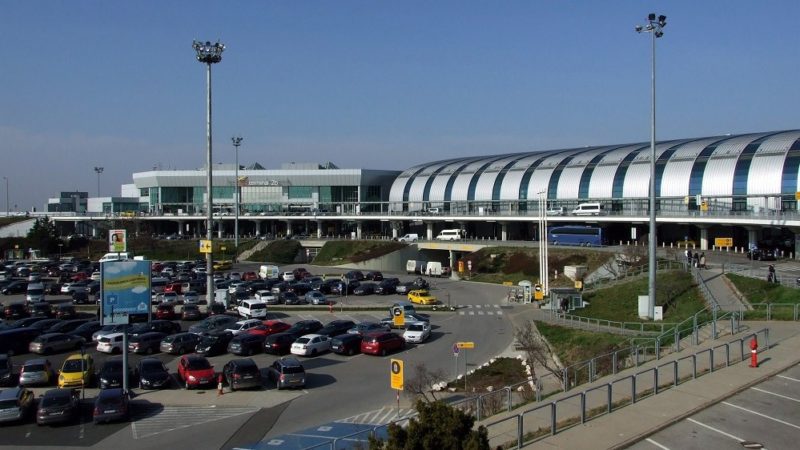 Húsz év után újra nemzeti többségi tulajdonba került a reptér