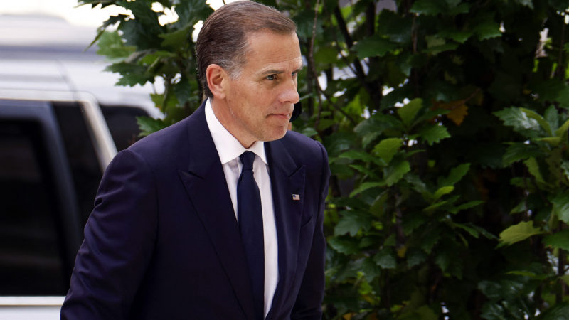 A volt barátnő szerint Joe Biden fia húszpercenként crackezett