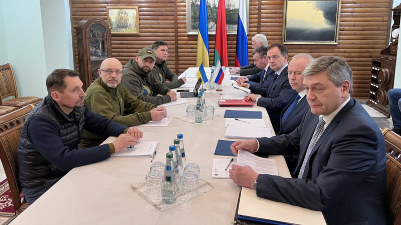 Nyilvánosságra került a 2022-ben megbukott ukrán–orosz béketárgyalás szerződéstervezete