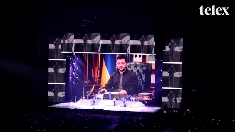 Kifütyülték Zelenszkijt Rod Stewart budapesti koncertjén